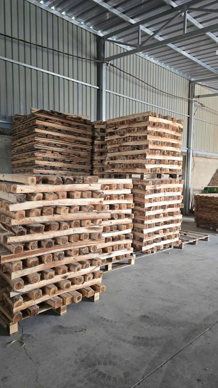 Pallet gỗ